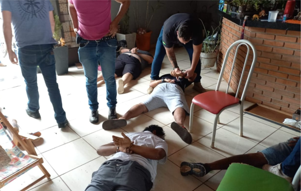 Policiais da DISE de Jaú prende seis homes e uma mulher por tráfico e associação ao tráfico.