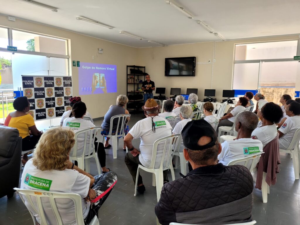 POLÍCIA CIVIL FAZ PALESTRA SOBRE PREVENÇÃO DOS GOLPES PARA FREQUENTADORES DO CENTRO DE CONVIVÊNCIA DO IDOSO EM DRACENA