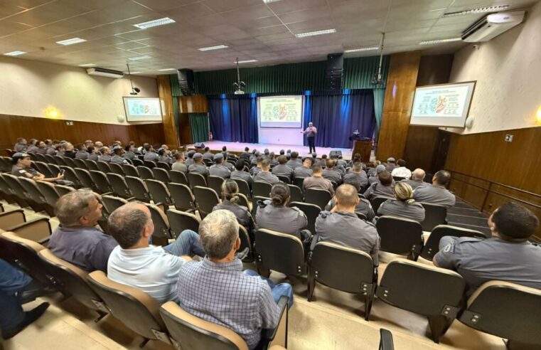 25º BATALHÃO DE POLICIA MILITAR RECEBE PALESTRA DO PROFESSOR CLEITON BOCCHI, IDEALIZADOR DO MÉTODO QUE BUSCA PERFOMANCE ESPORTIVA E QUALIDADE DE VIDA